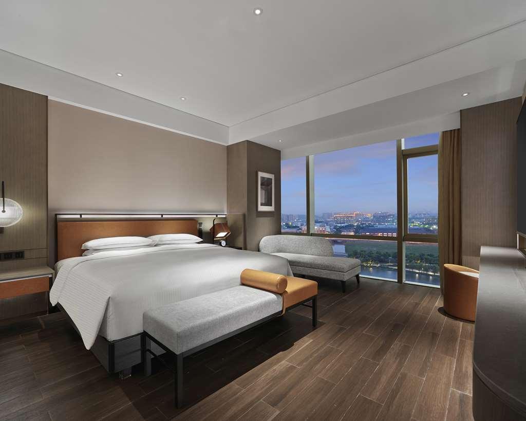 Hyatt Regency Songjiang 5*