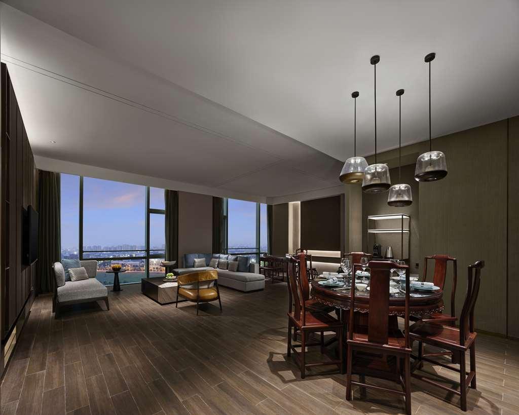 Hyatt Regency Songjiang 5*